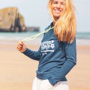 Camiseta Capucha Flores