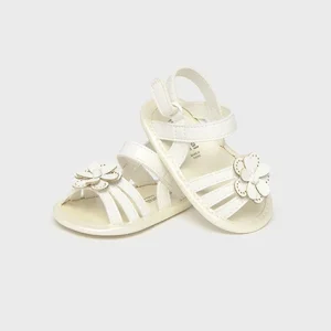 Sandalia flor blanco