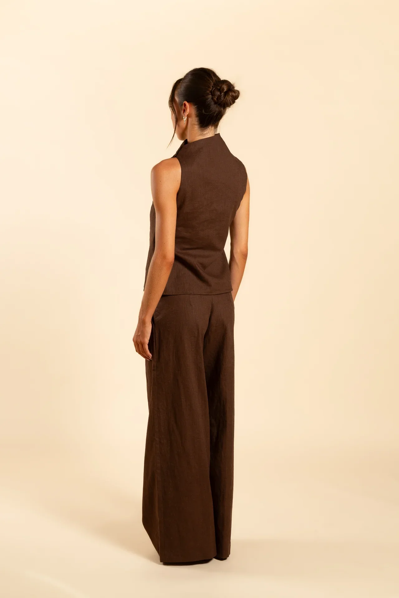 TOP CUELLO ALTO | MARRON - Imagen 3