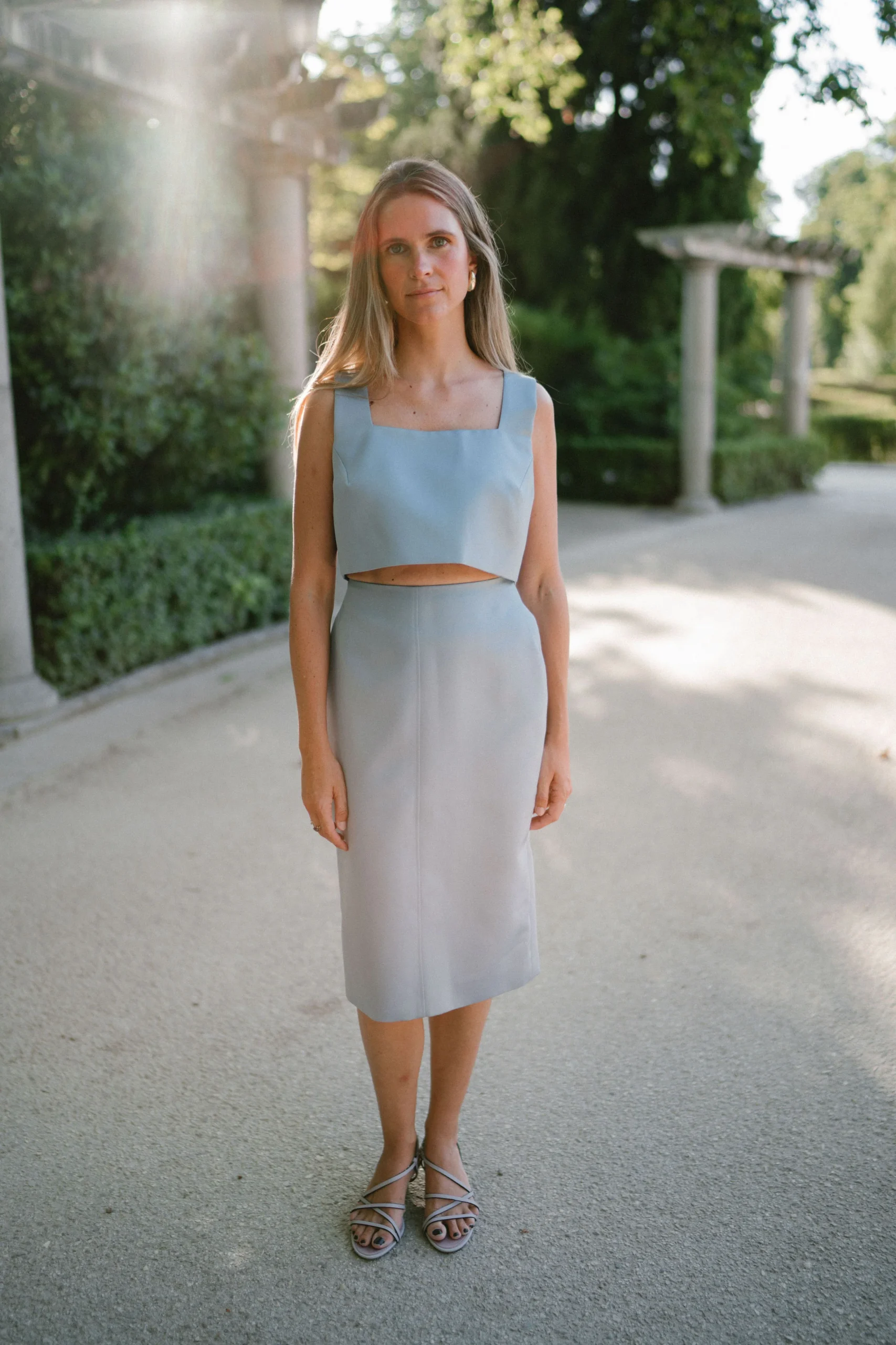 FALDA AZUL SATINADA - Imagen 3