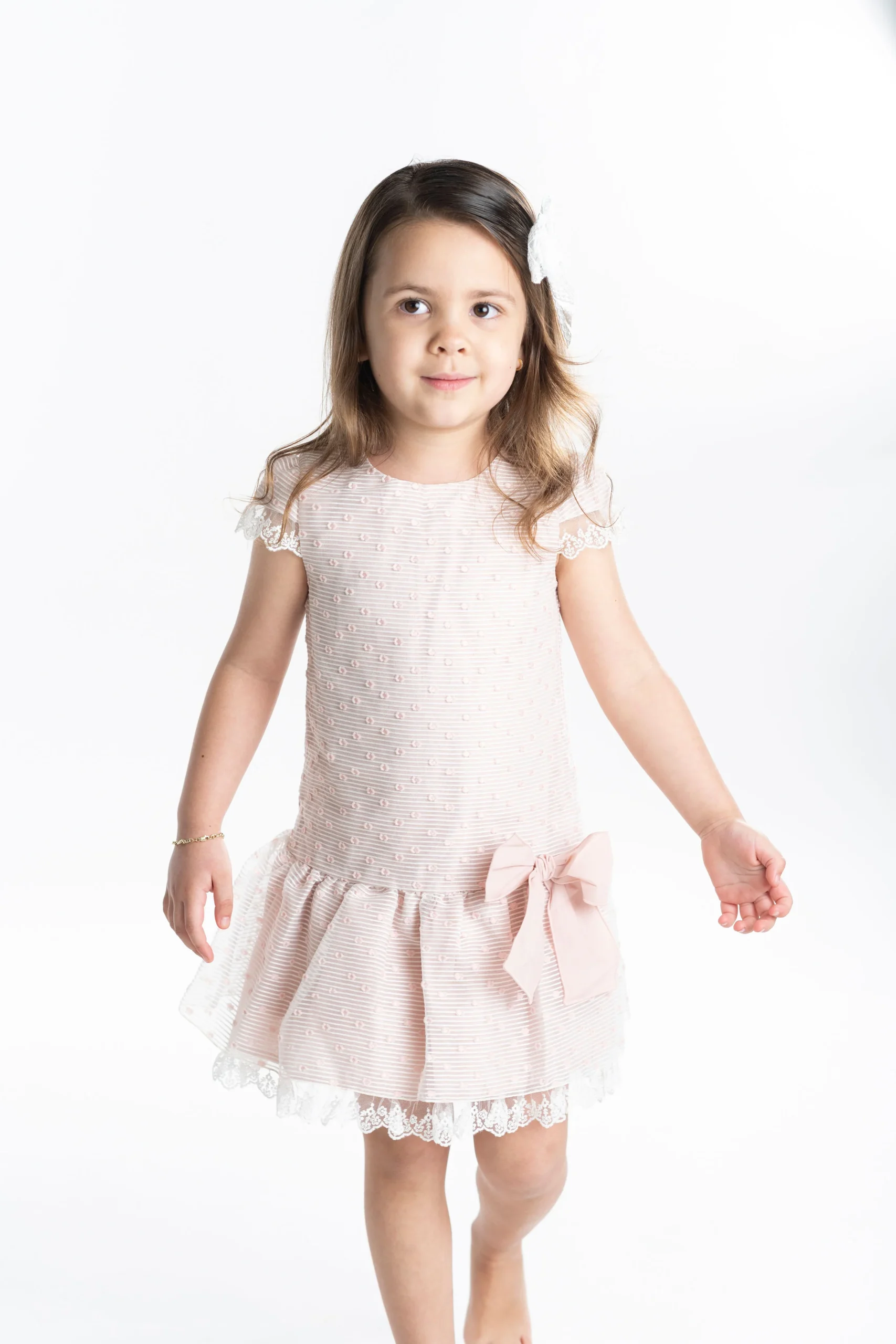 VESTIDO C/ PUNTILLA BAJO Y MANGAS "CEREMONIA V23" - Imagen 3