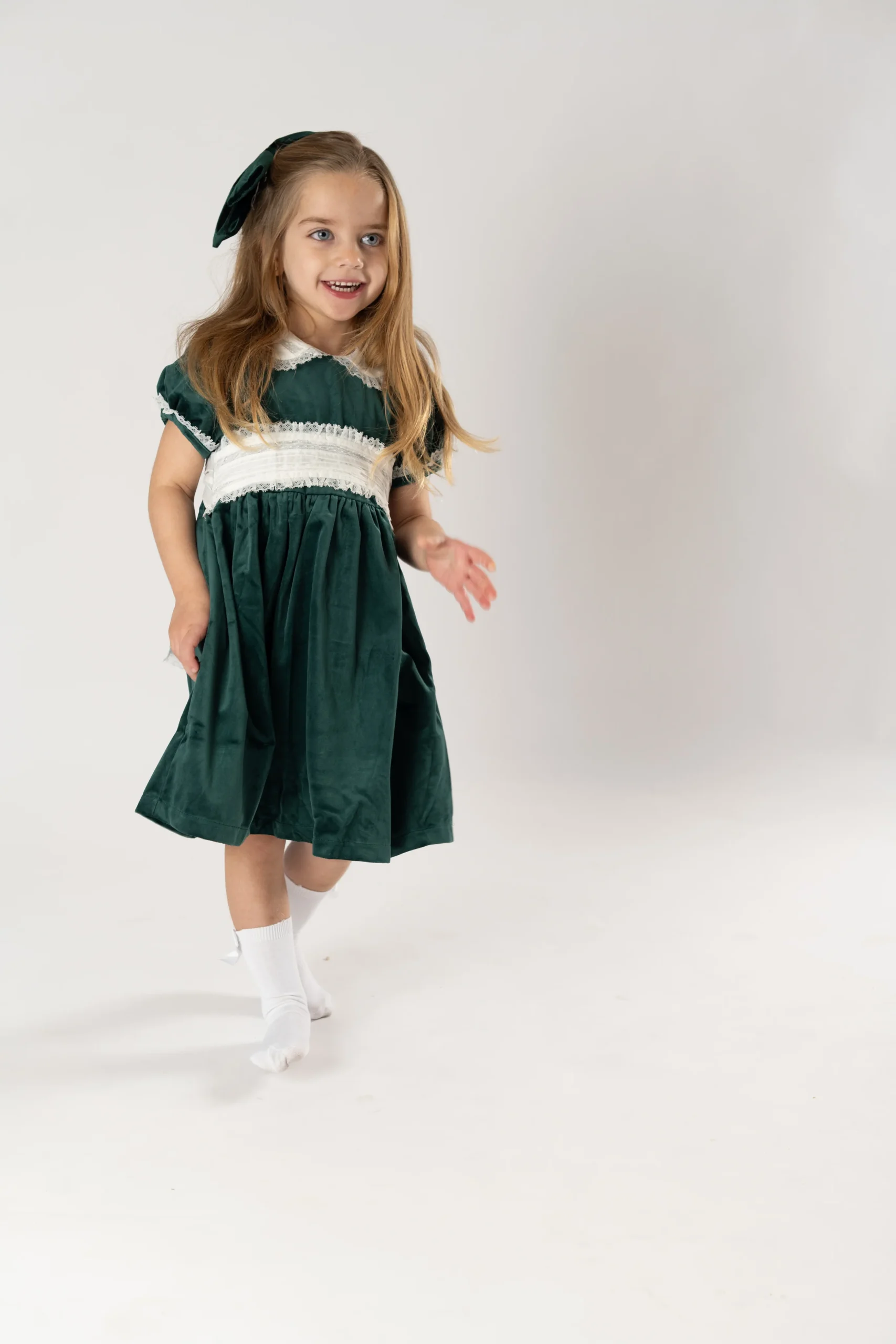 Scarlet Green velvet sash dress - Imagen 5