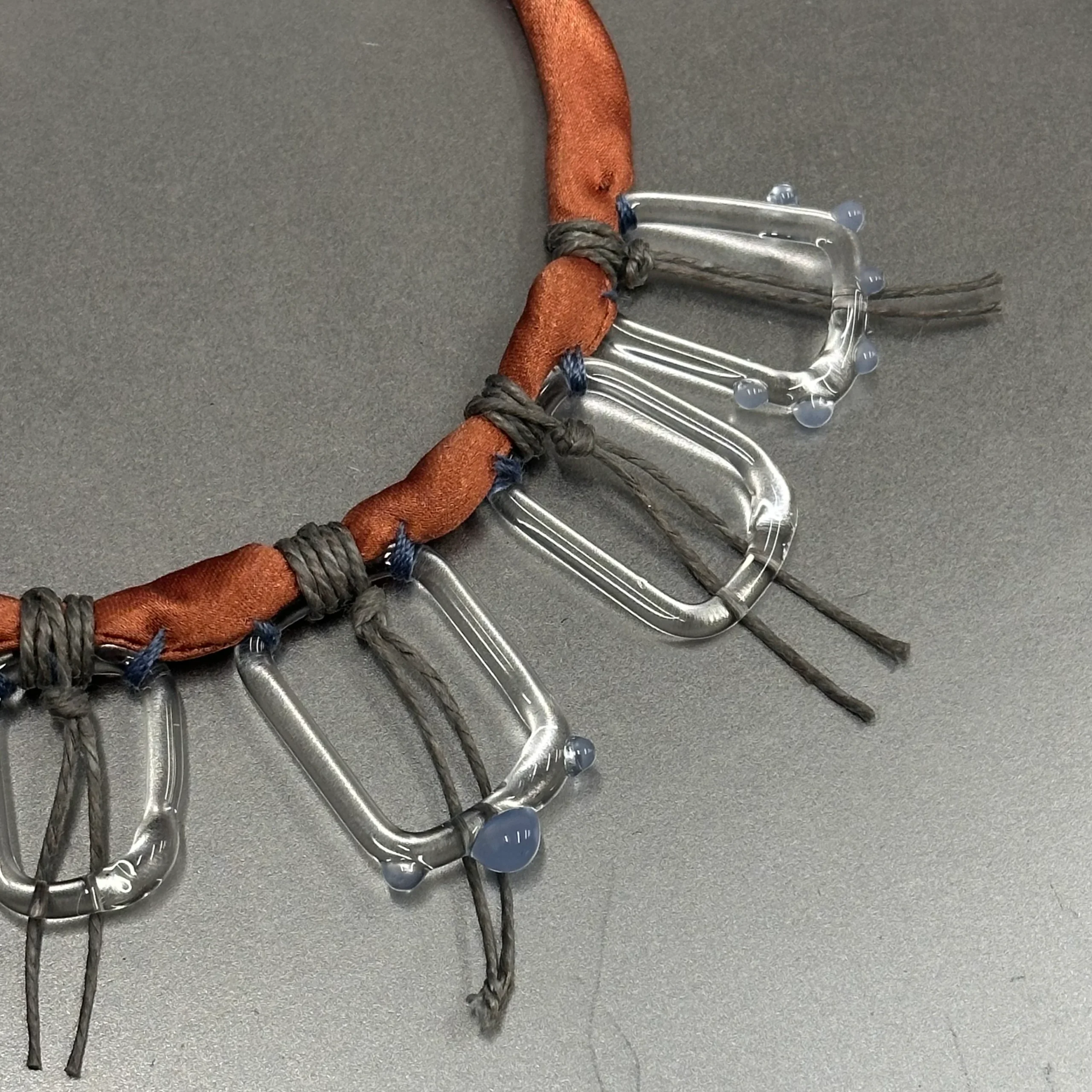 COLLAR SEDA + CRISTAL - Imagen 9