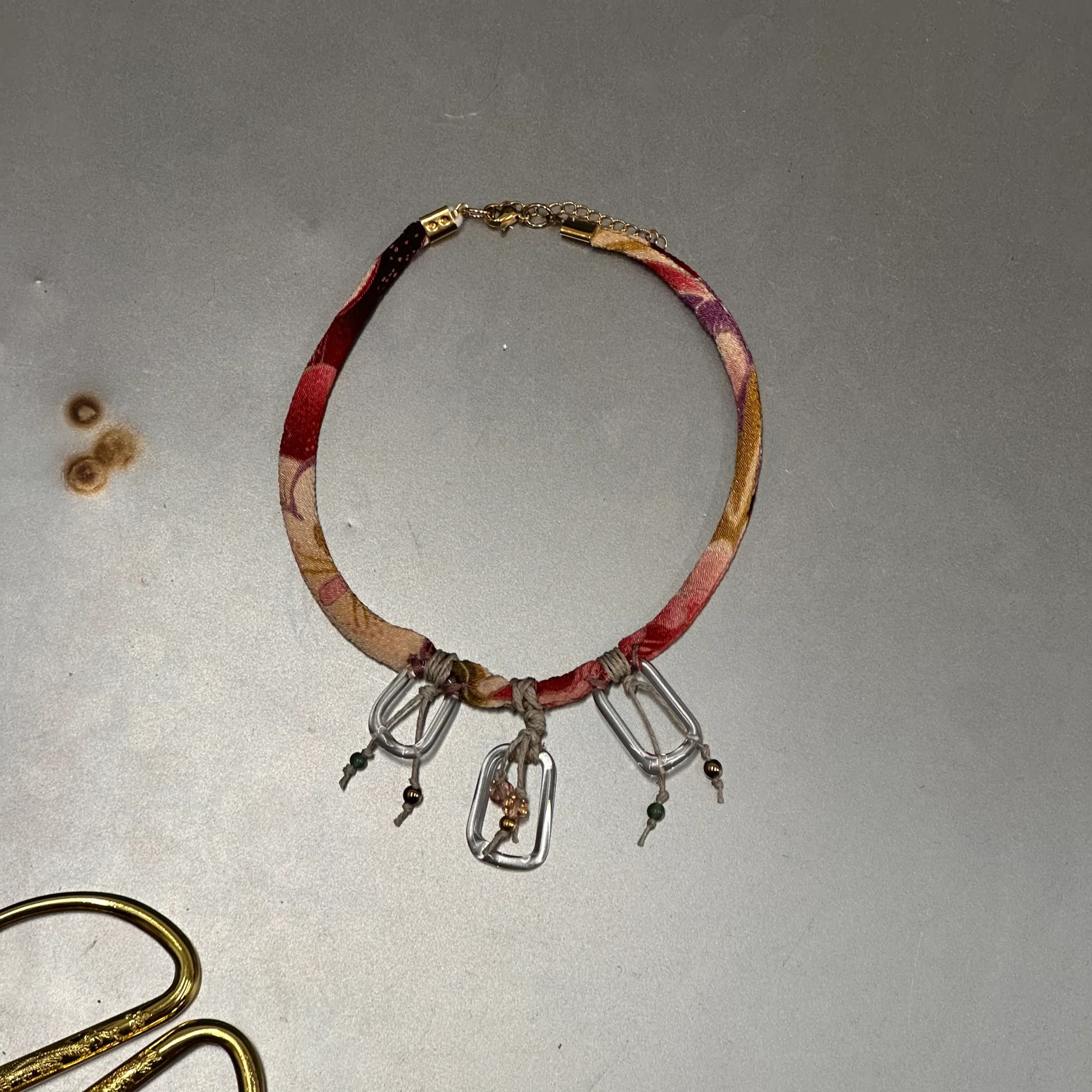 COLLAR SEDA + CRISTAL