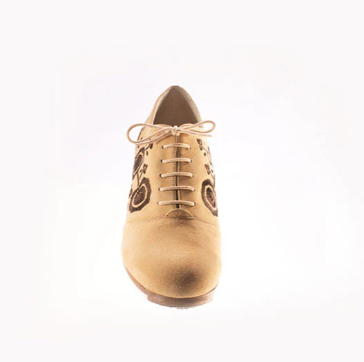 Zapato de flamenco M17 INGLÉS BORDADO de Begoña Cervera - Imagen 3