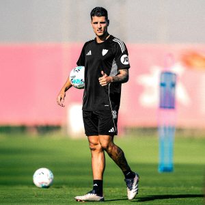 Camiseta adulto entrenamiento Sevilla FC 25/26 negra