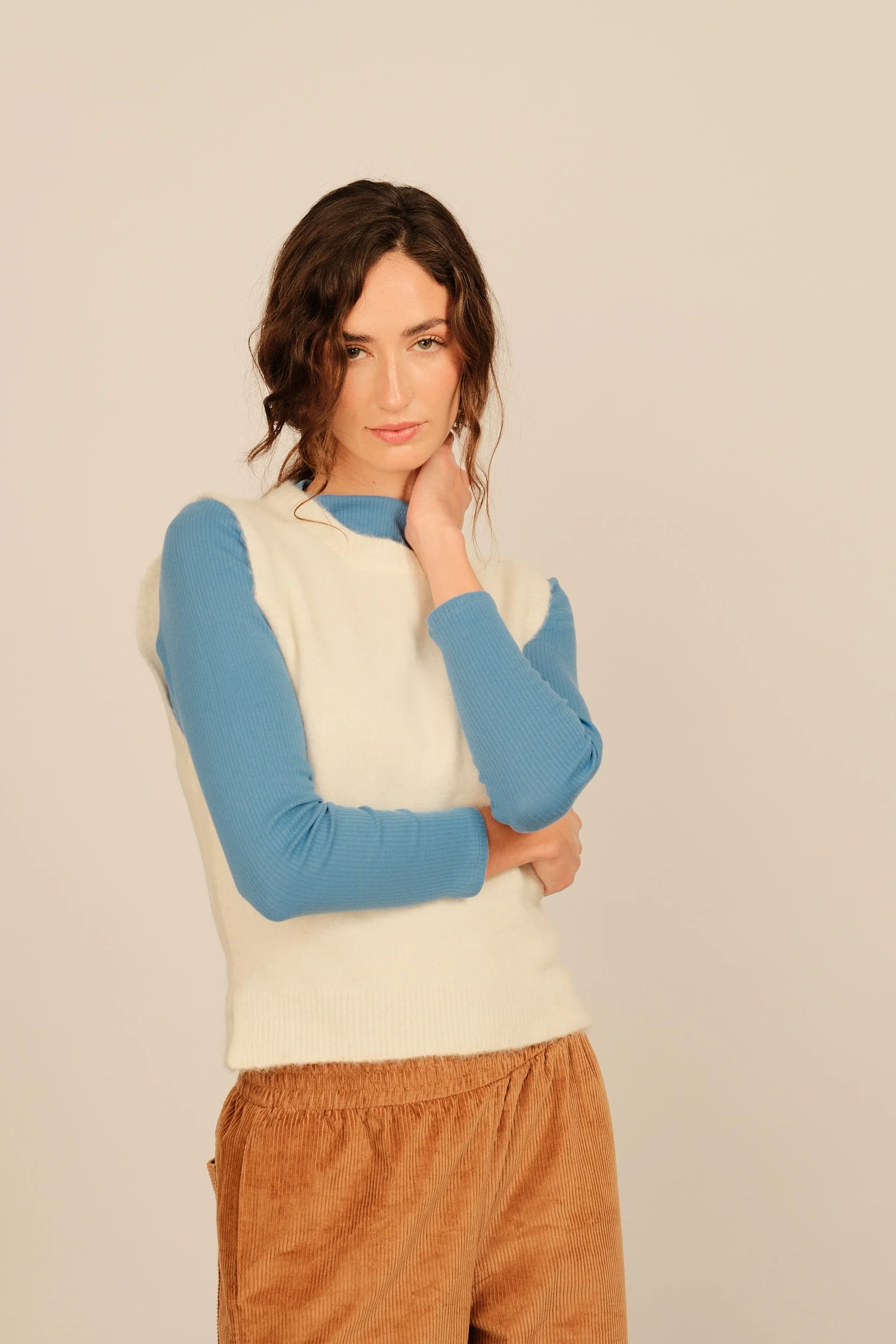 VEST ABRIL | GARDENIA