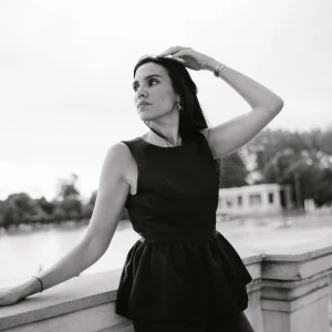 TOP NEGRO CON POPELÍN