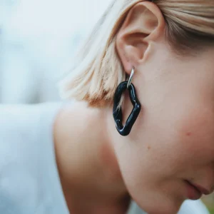 PENDIENTES IRREGULAR BLACK