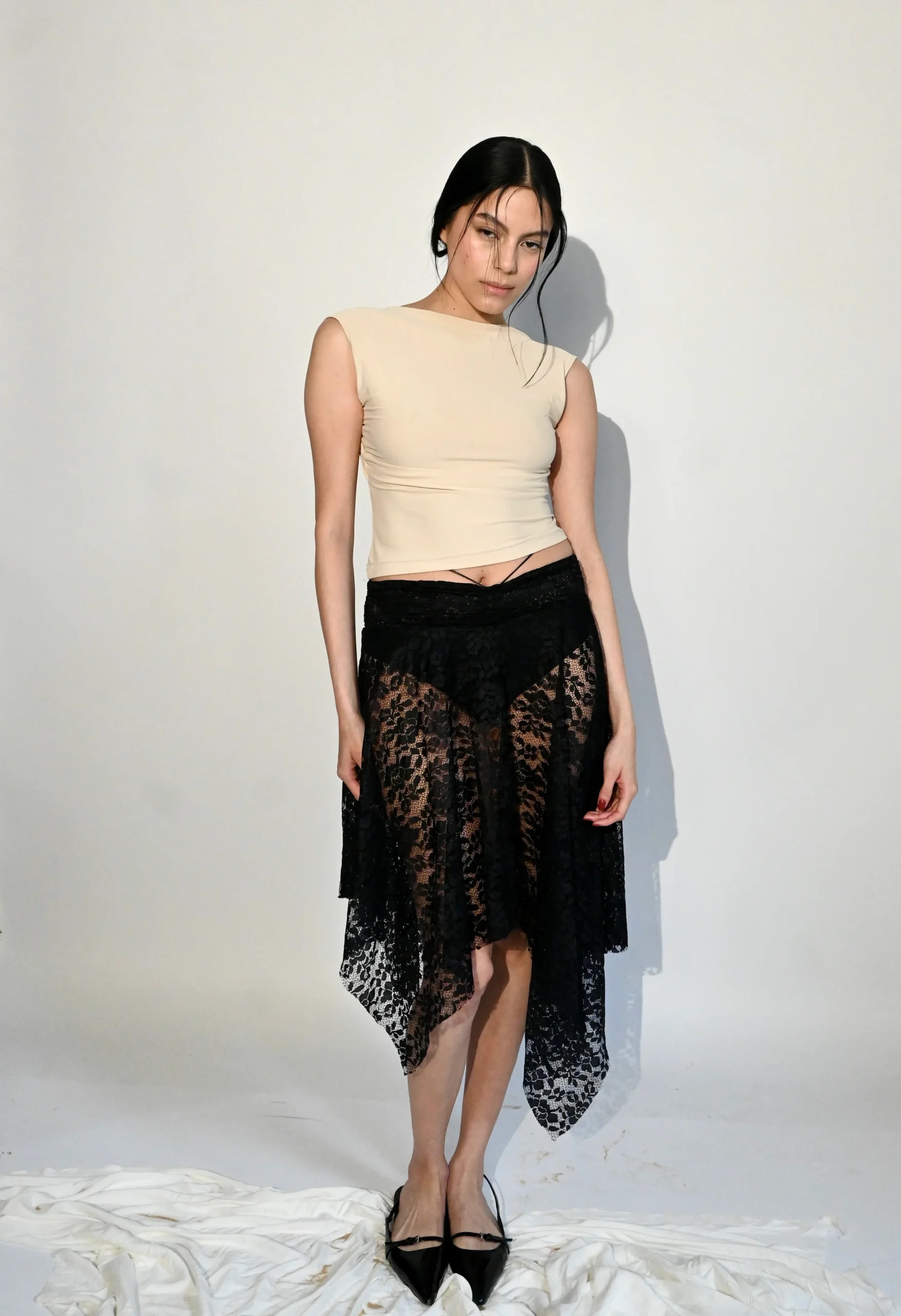 VESTIDO FALDA VENT ENCAJE | NEGRO - Imagen 4