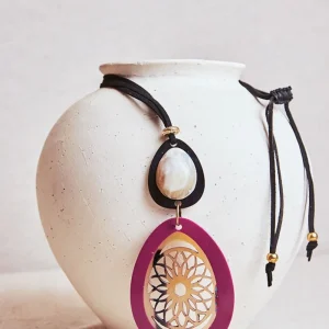 COLLAR COLGANTE LABRADO RESINA