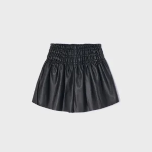 Falda negra polipiel