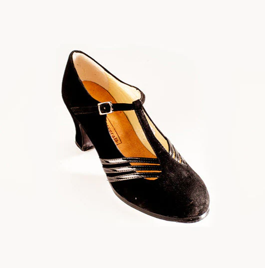 Zapato de flamenco M66 CLASS de Begoña Cervera - Imagen 4